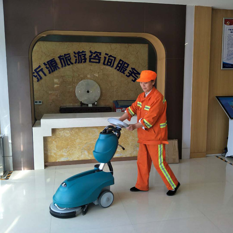 鼎潔盛世DJ350小型手推式洗地機(jī)用于服務(wù)區(qū)