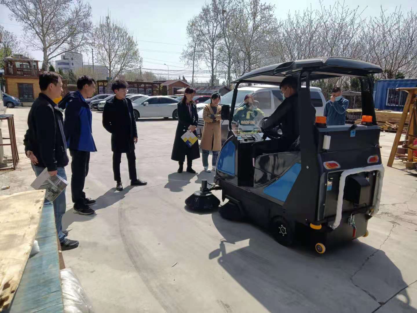 鼎潔盛世DJ1400A電動(dòng)掃地車駕駛掃地清掃車再交機(jī)96